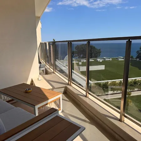 The One Sea&salt Apartment Warna